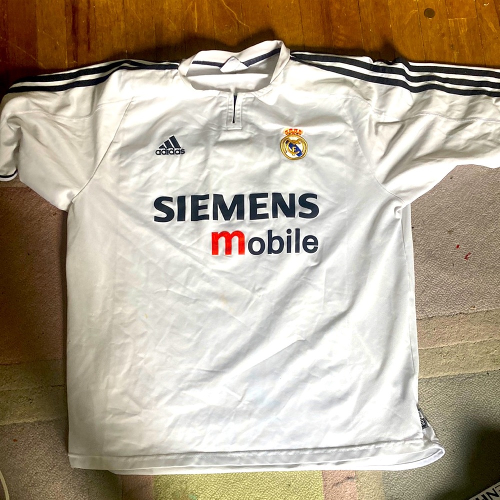 David Beckham 2003-2004 Real Madrid Home Jersey.